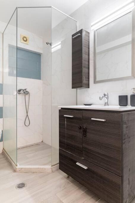 Apartment At Ano Glifada. Athens Exterior photo